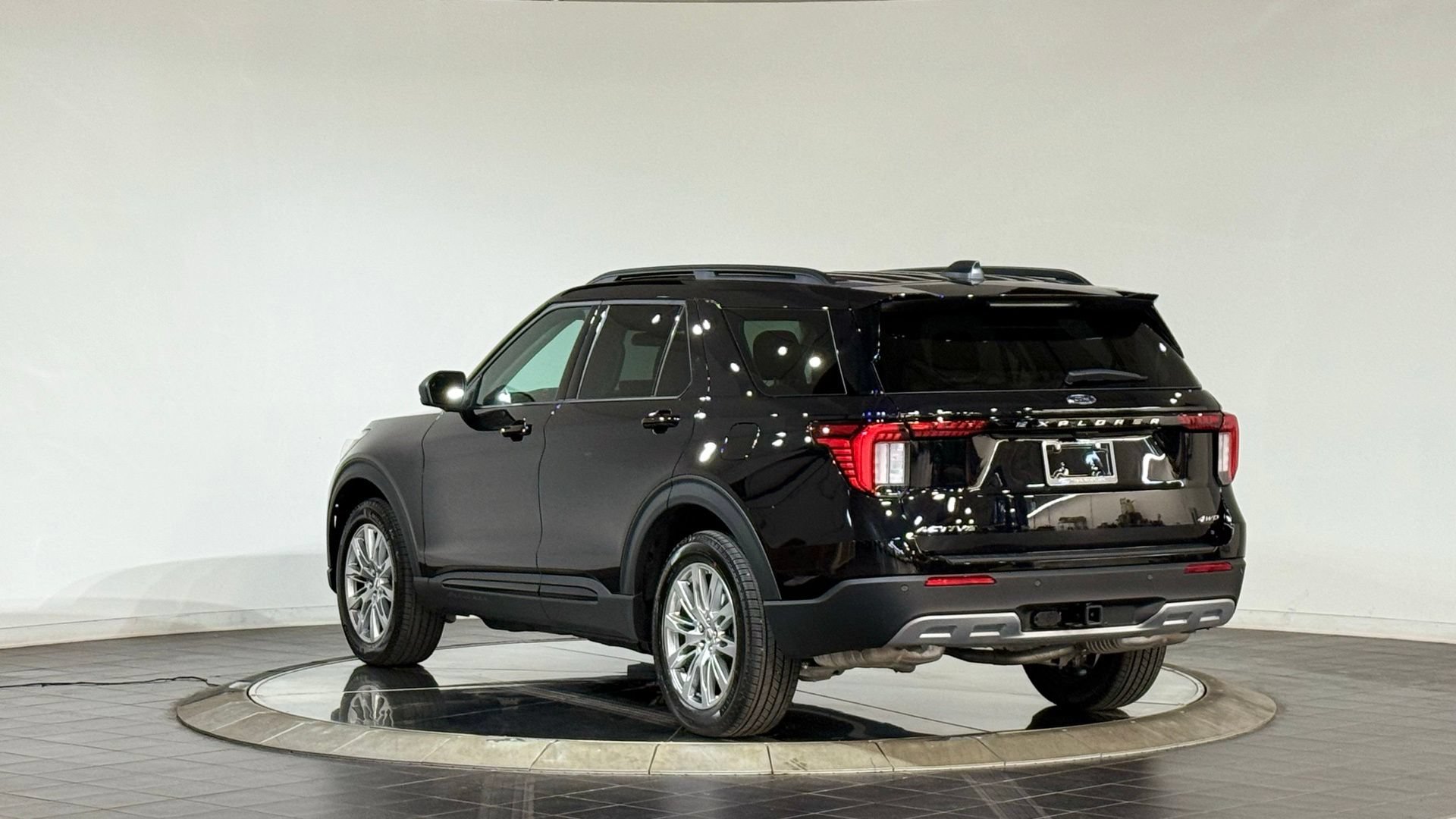 New 2026 Ford Explorer Active w/ Active Comfort Package AWD/4WD image 7