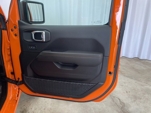 New 2025 Jeep Wrangler Sahara w/ Technology Group image 28