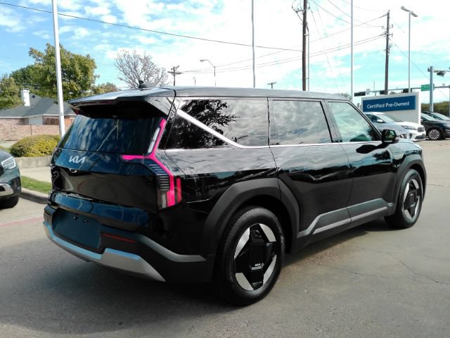 Used 2024 Kia EV9 Light RWD image 6