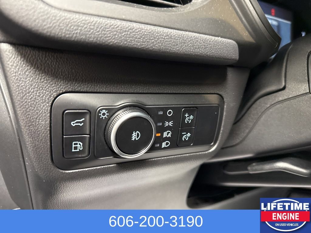 Used 2024 Ford Escape SE image 30