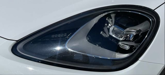 Used 2019 Porsche Cayenne Base image 12