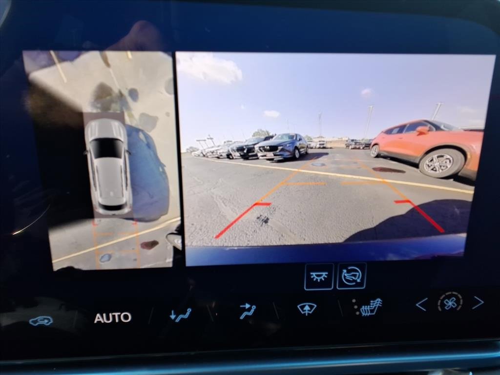 Used 2024 Chevrolet Equinox EV LT image 8