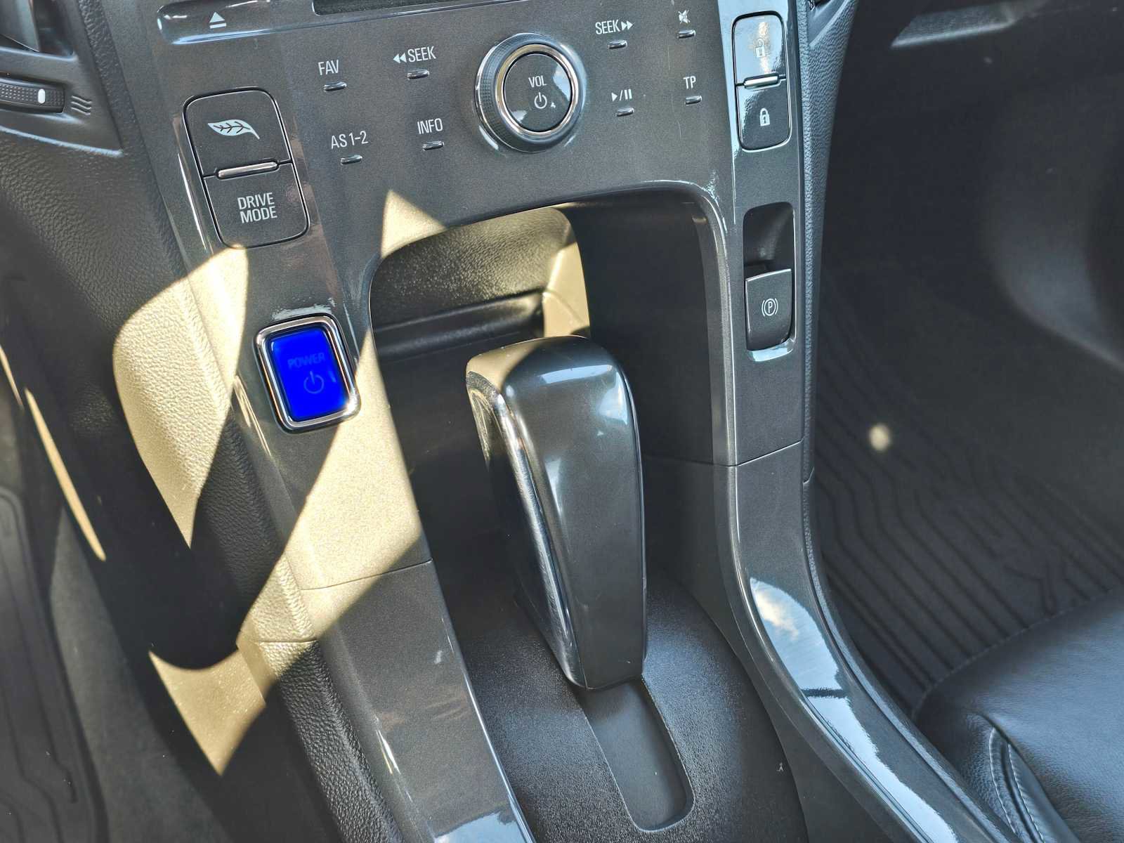 Used 2013 Chevrolet Volt Premium w/ Premium Trim Package image 26