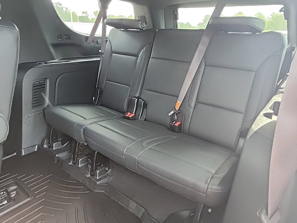 Used 2022 Chevrolet Suburban LT w/ LT Signature Plus Package AWD/4WD image 30