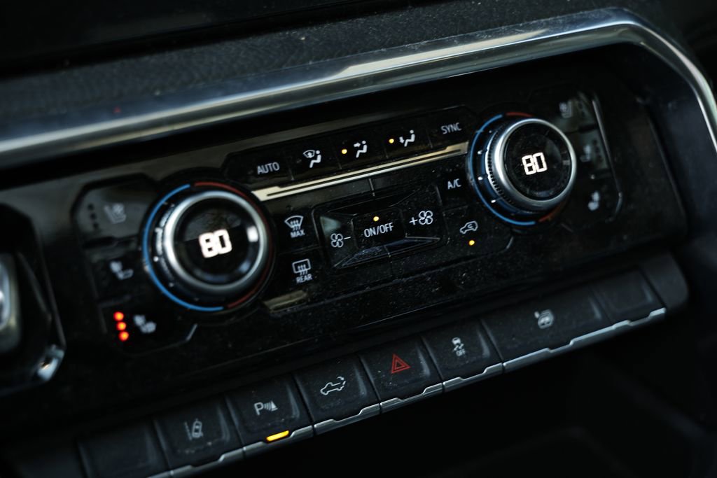 Used 2025 GMC Sierra 3500 Denali w/ Denali Reserve Package image 17