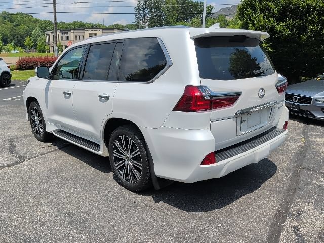 Used 2021 Lexus LX 570 4WD w/ Luxury Package image 11