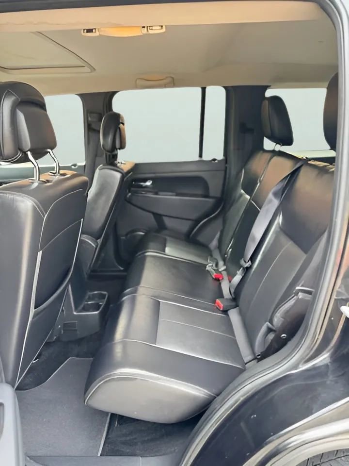 Used 2012 Jeep Liberty Sport AWD/4WD image 17