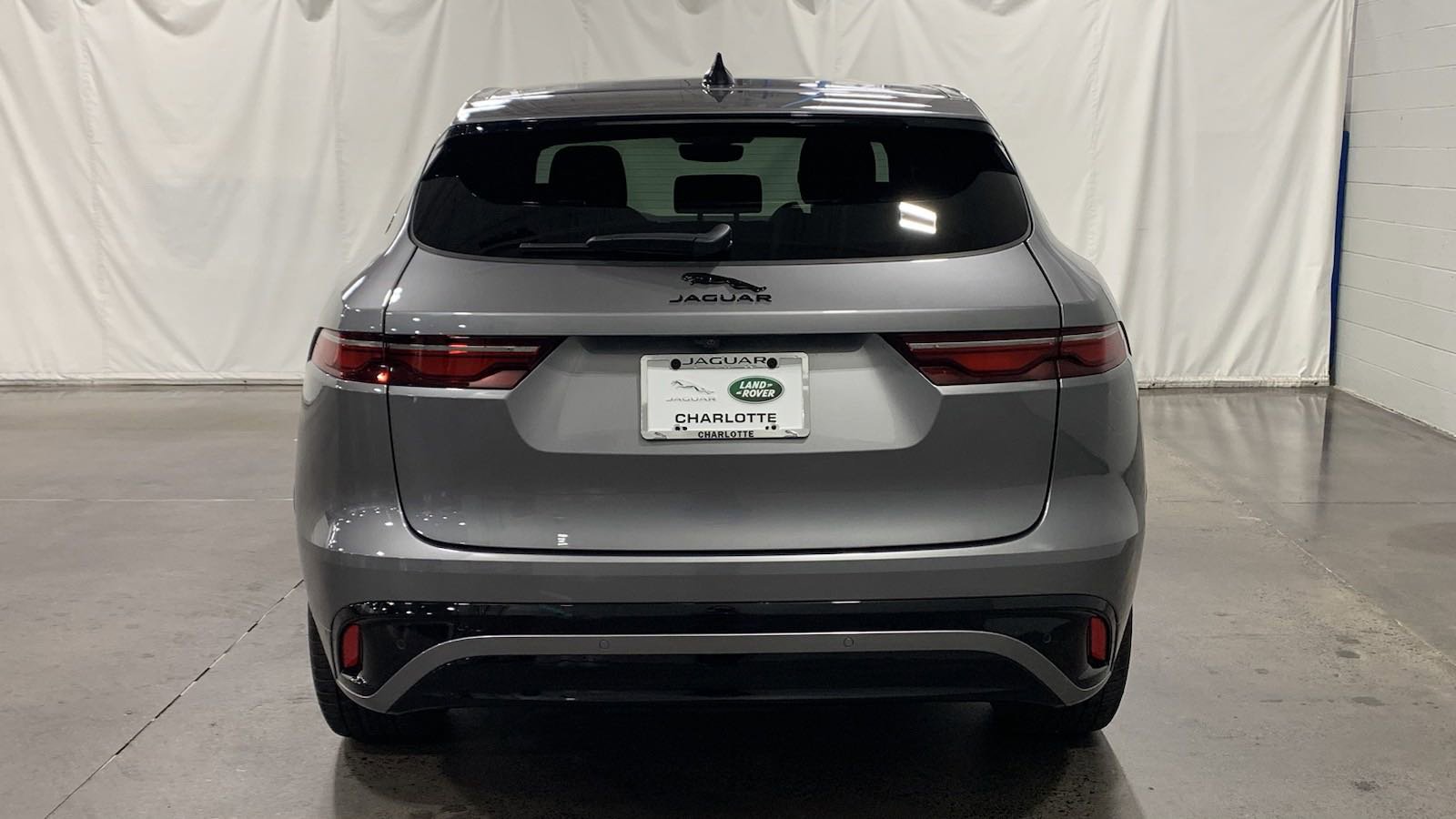 Certified 2025 Jaguar F-PACE R-Dynamic S image 5