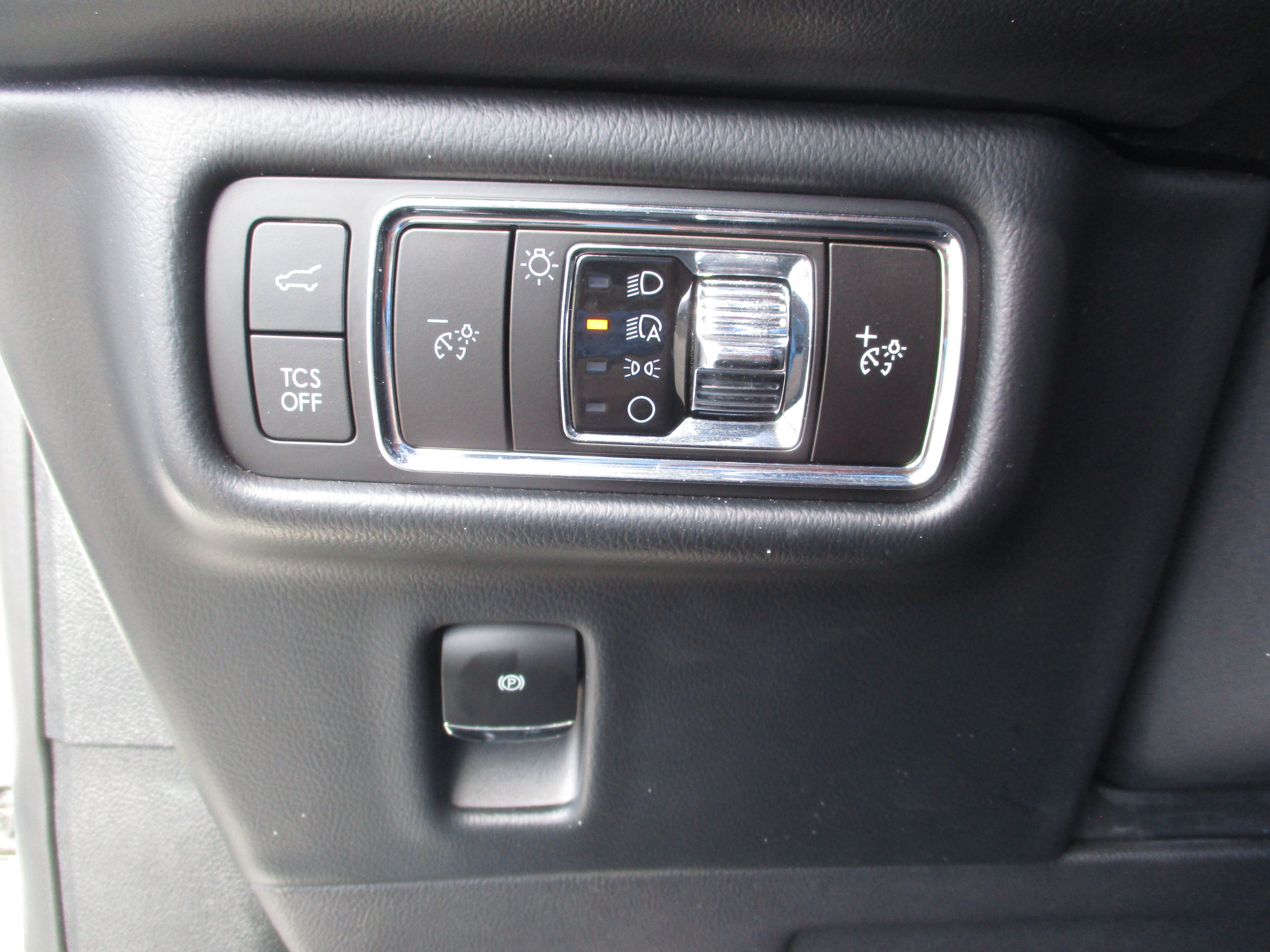 Used 2023 Lincoln Nautilus Reserve FWD image 16