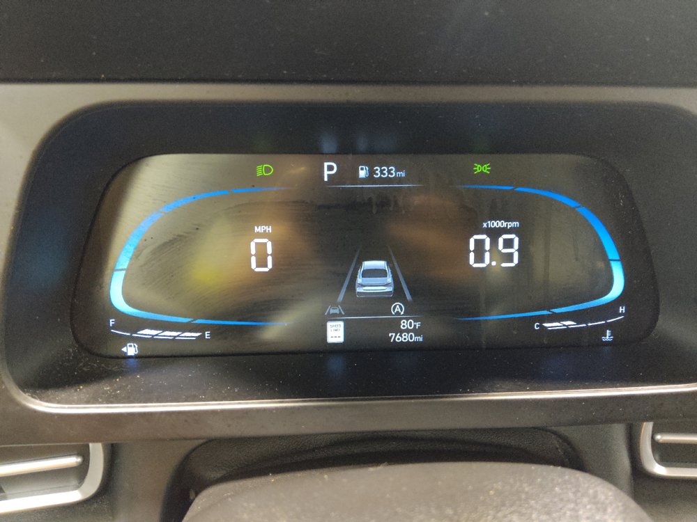 Used 2025 Hyundai Elantra SE FWD image 23