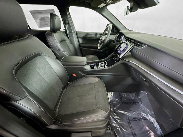 New 2025 Jeep Grand Cherokee L Altitude image 29