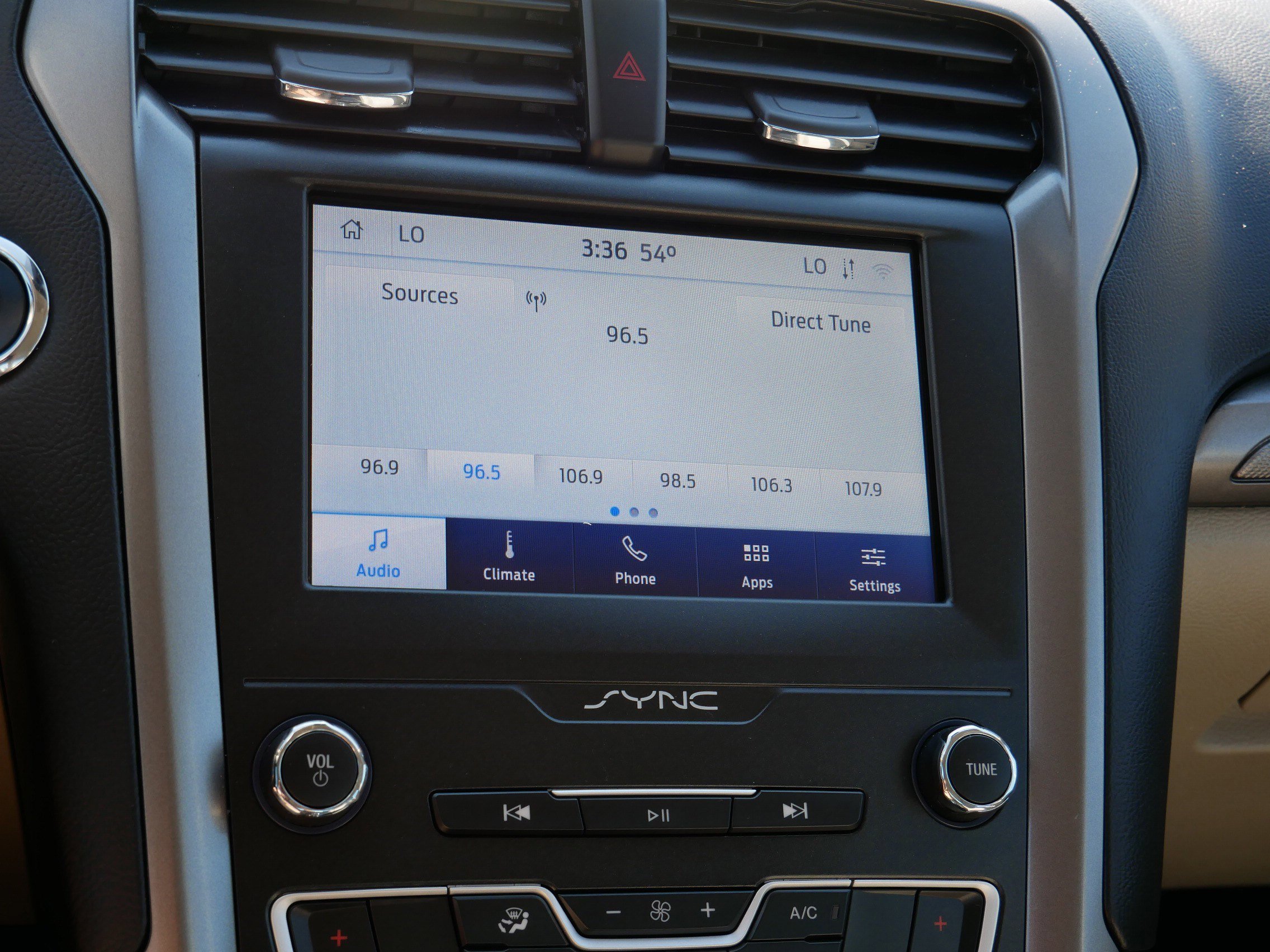 Used 2020 Ford Fusion SE image 22