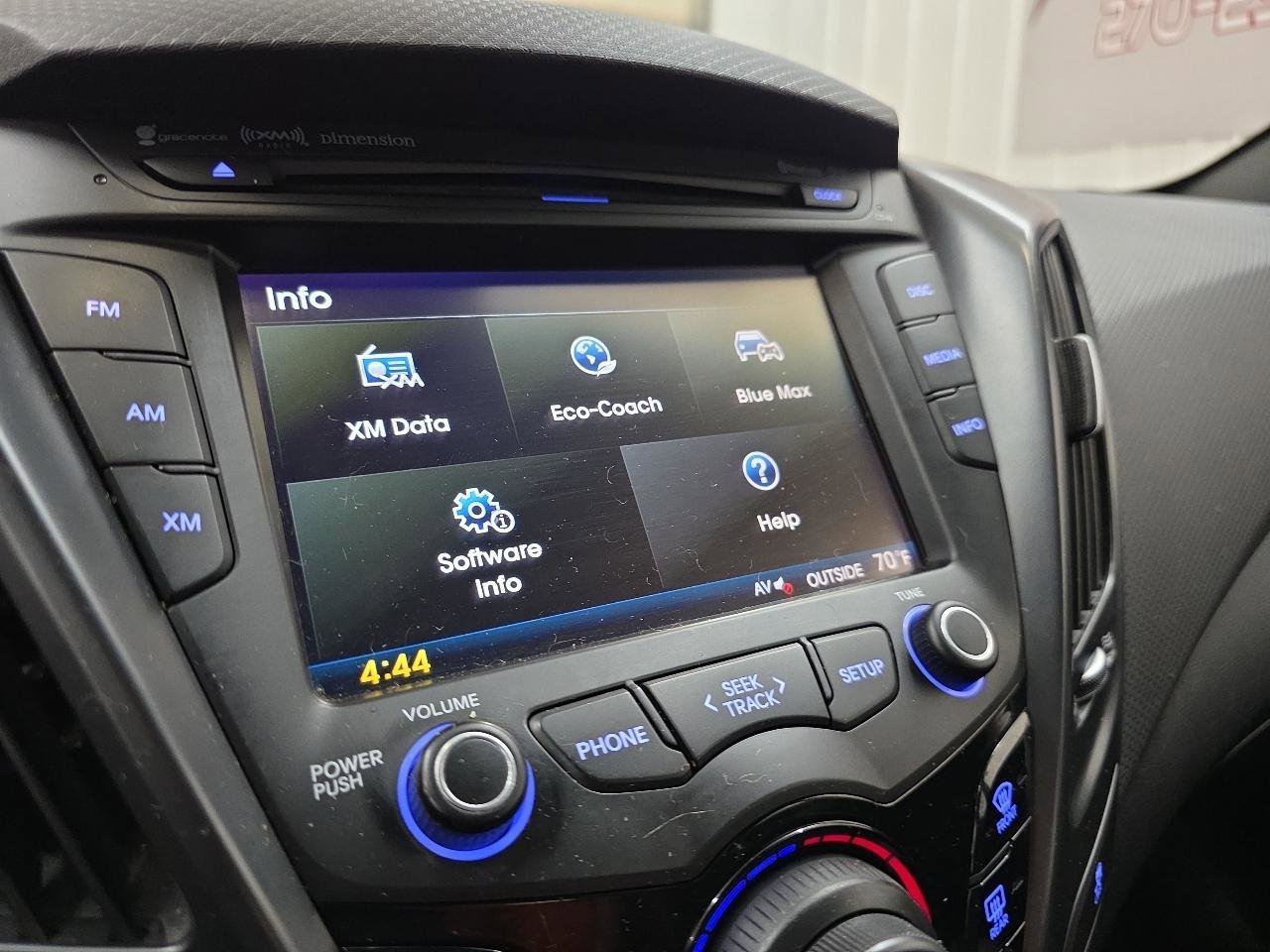 Used 2016 Hyundai Veloster Turbo FWD image 40