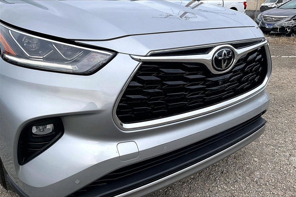 Used 2021 Toyota Highlander Platinum image 29