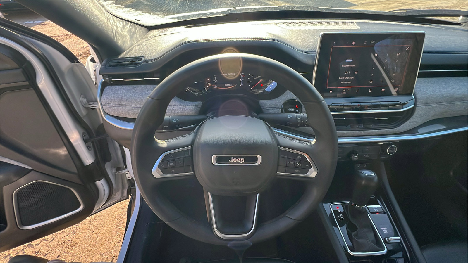 Used 2024 Jeep Compass Latitude image 25