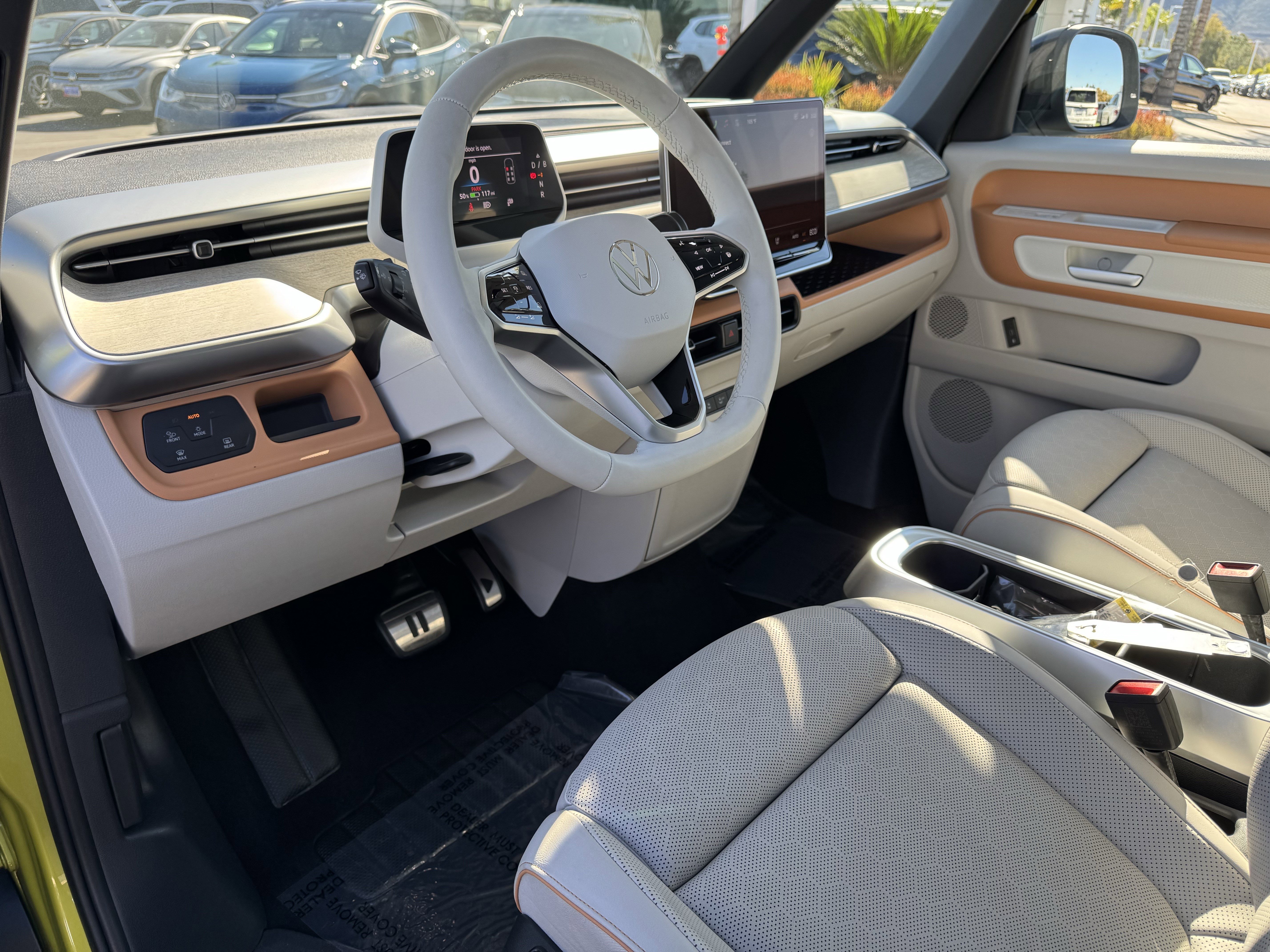 Used 2025 Volkswagen ID. Buzz 1st Edition image 15