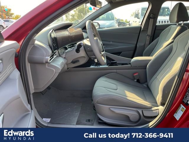 New 2025 Hyundai Elantra SEL image 13