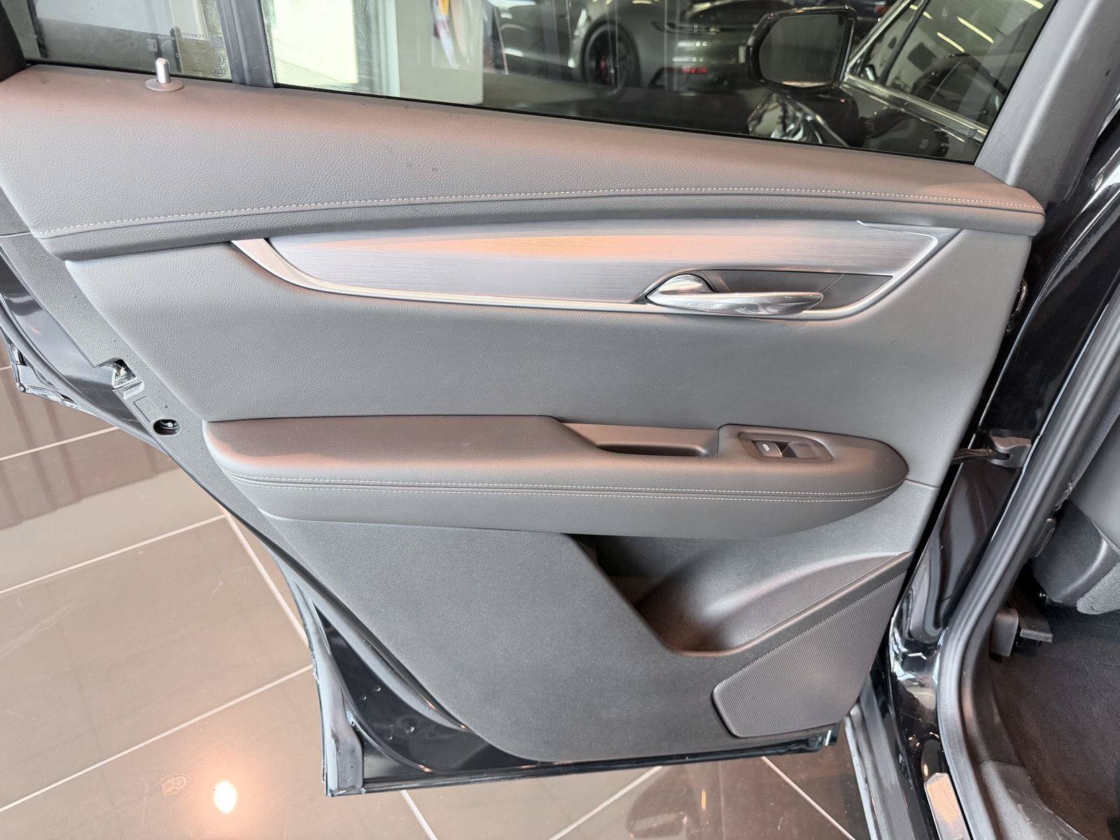 Used 2024 Cadillac XT6 Luxury w/ LPO, Floor Liner Package AWD/4WD image 32