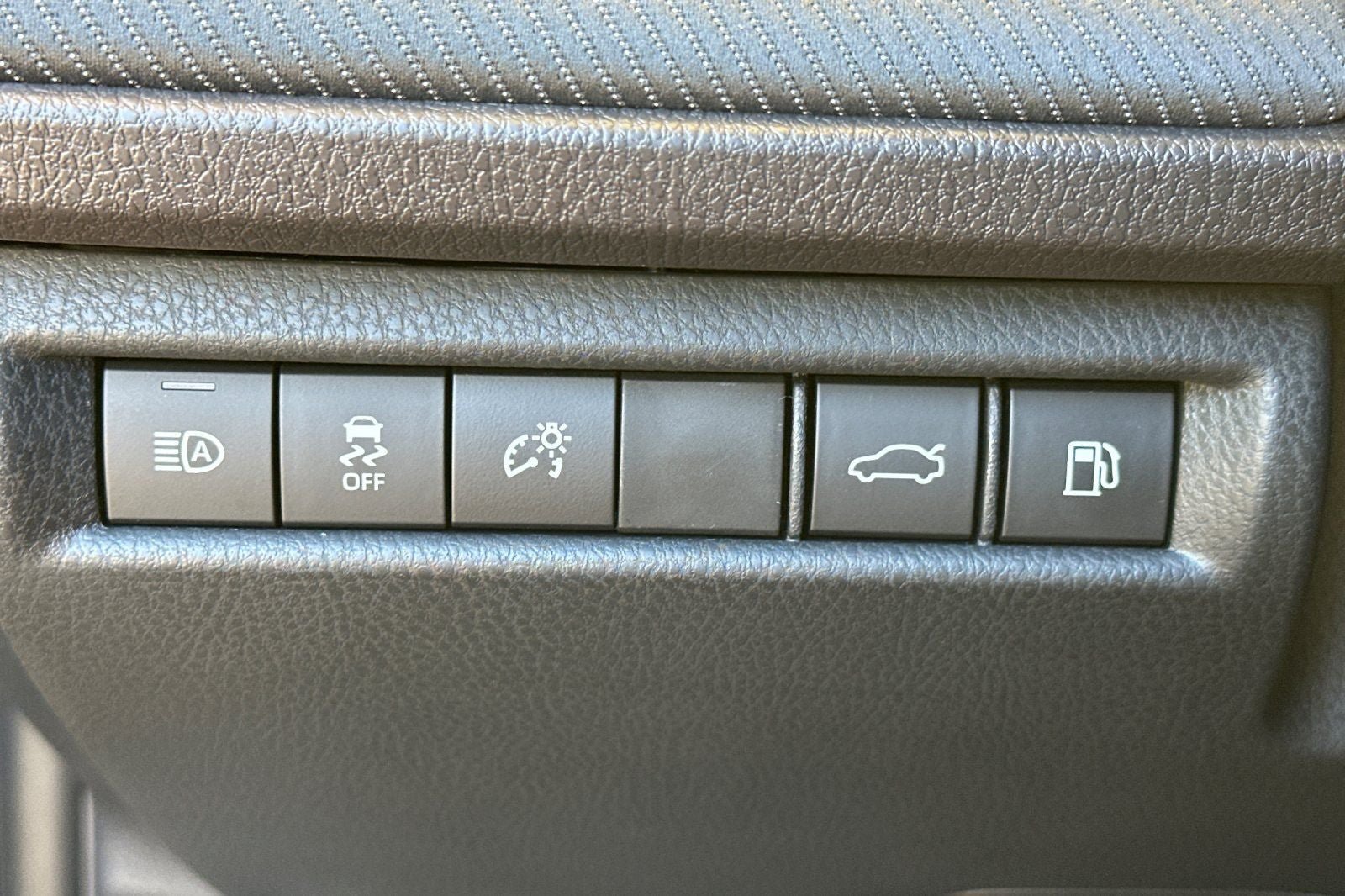 New 2026 Toyota Camry SE w/ Convenience Package FWD image 28