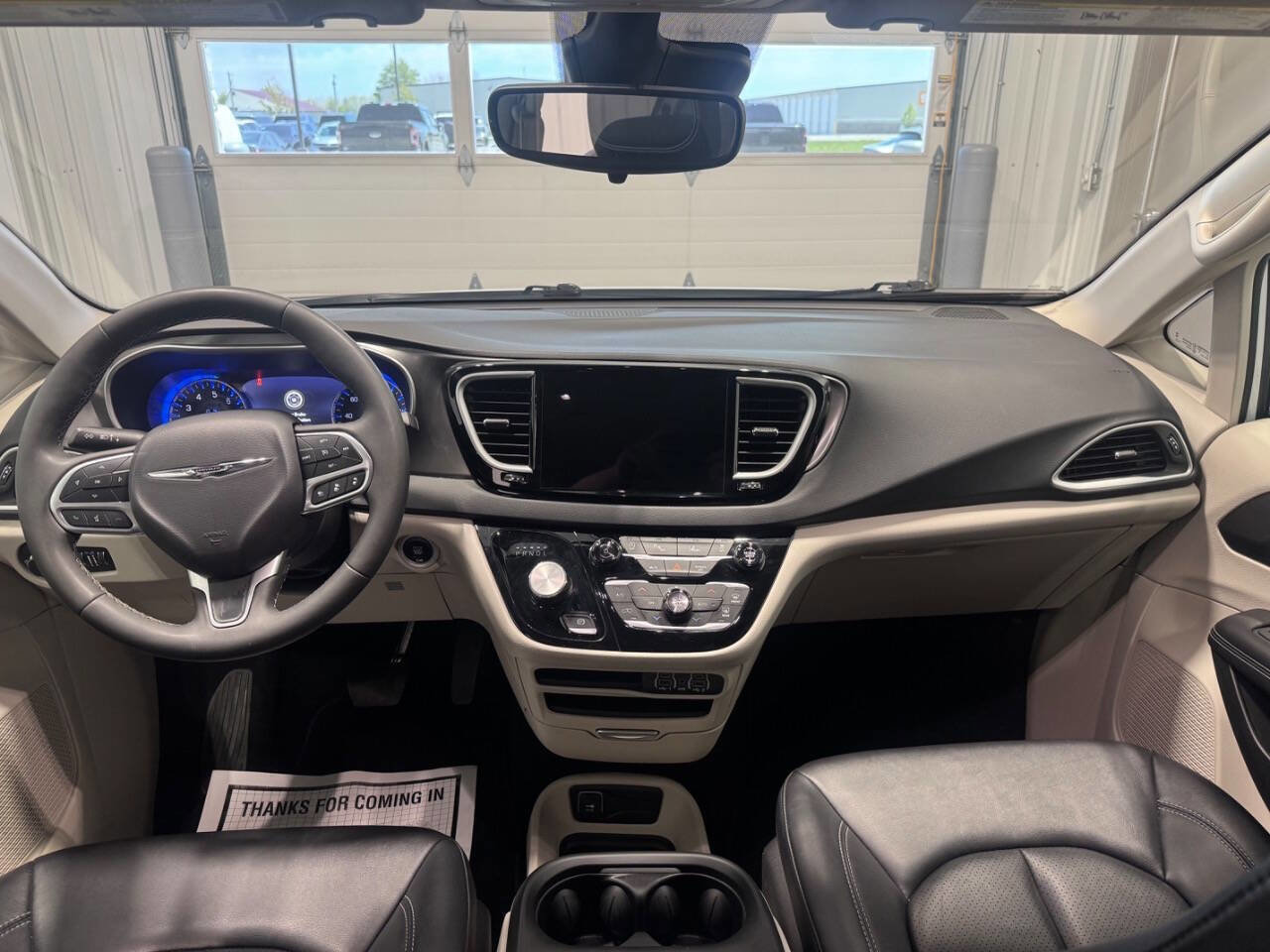 Used 2024 Chrysler Pacifica Touring-L FWD image 23
