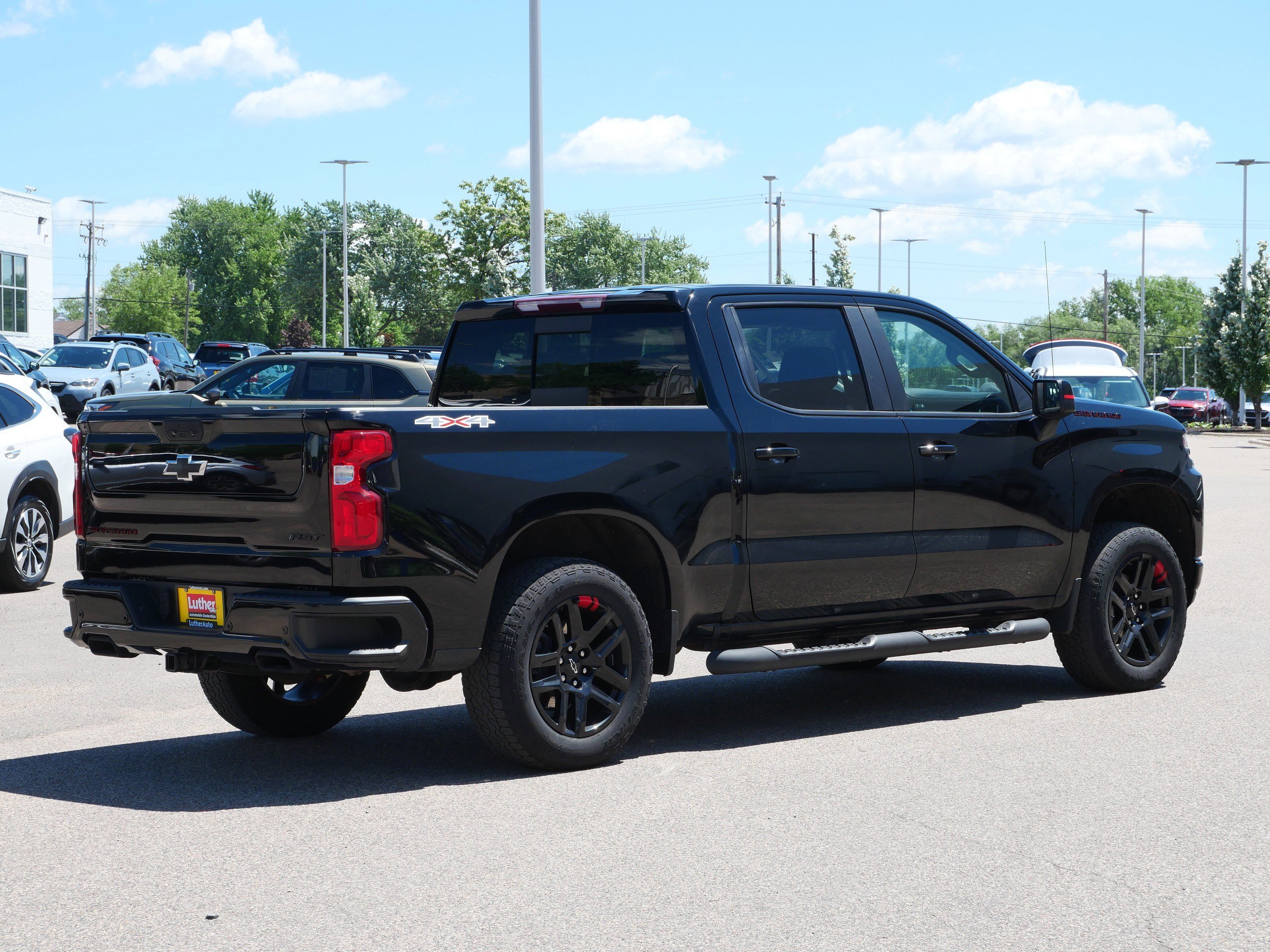Used 2022 Chevrolet Silverado 1500 RST w/ Redline Edition AWD/4WD image 7