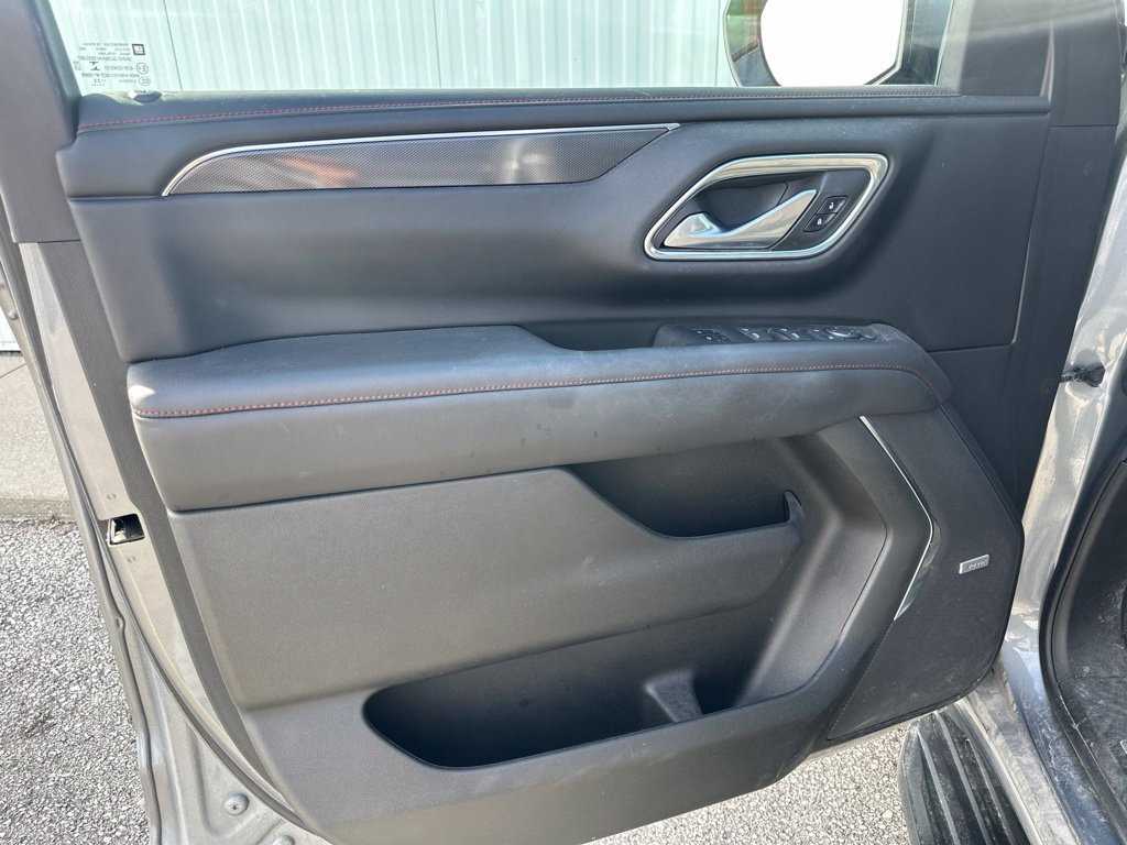 Used 2022 Chevrolet Suburban RST w/ Sport Performance Package AWD/4WD image 13