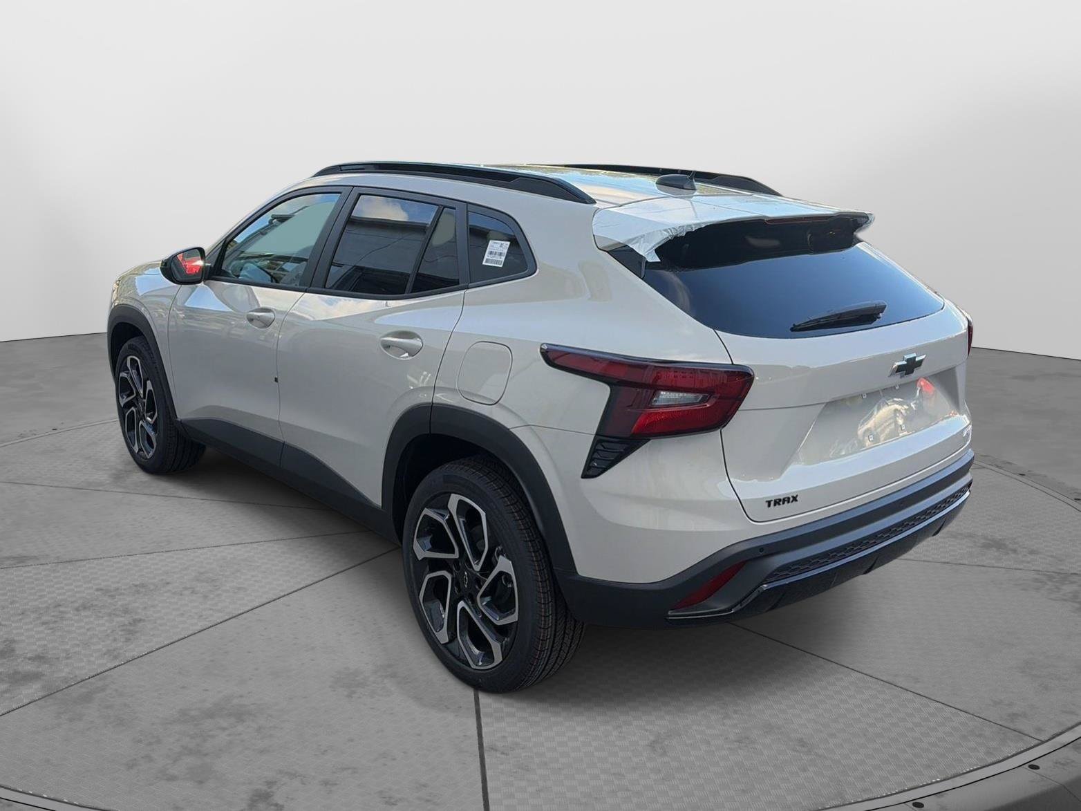 New 2026 Chevrolet Trax RS w/ Sunroof Package FWD image 5
