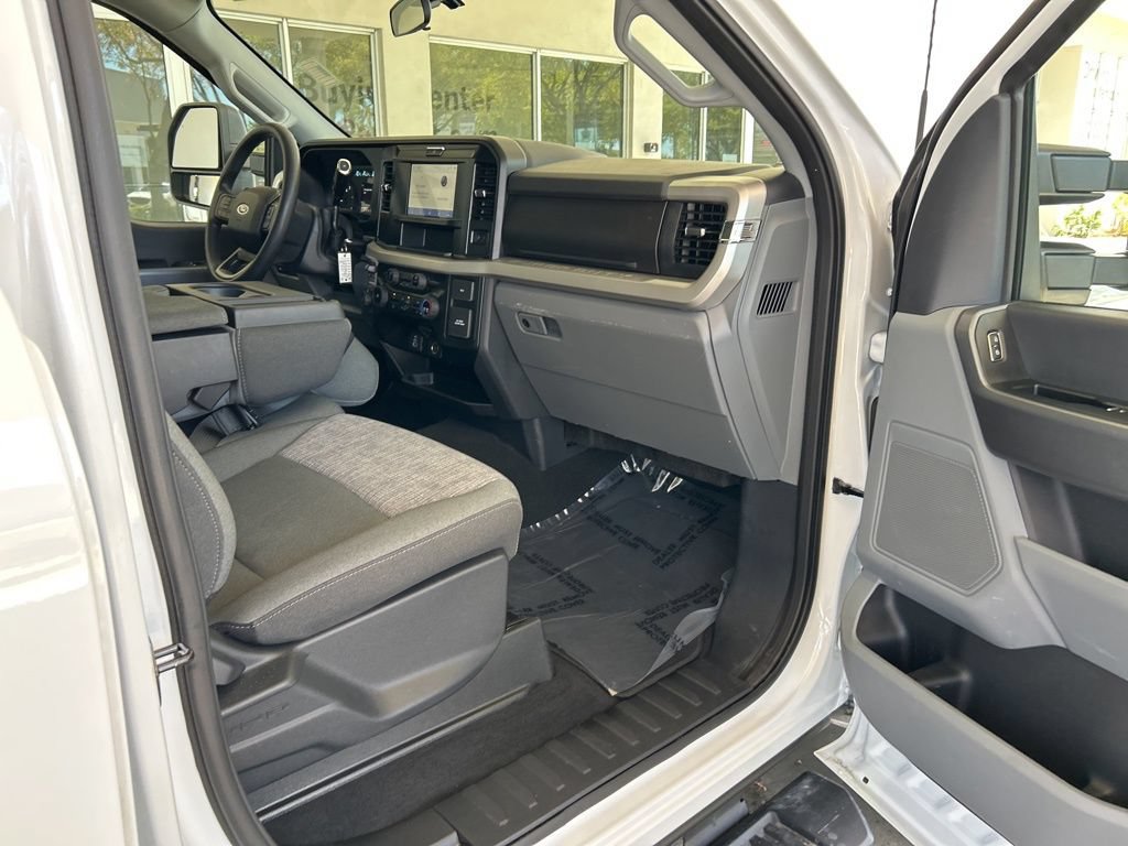 Used 2025 Ford F450 XLT AWD/4WD image 28