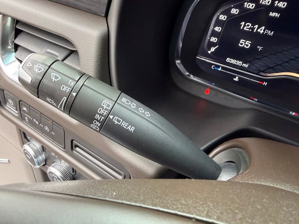 Used 2024 GMC Yukon SLT image 30