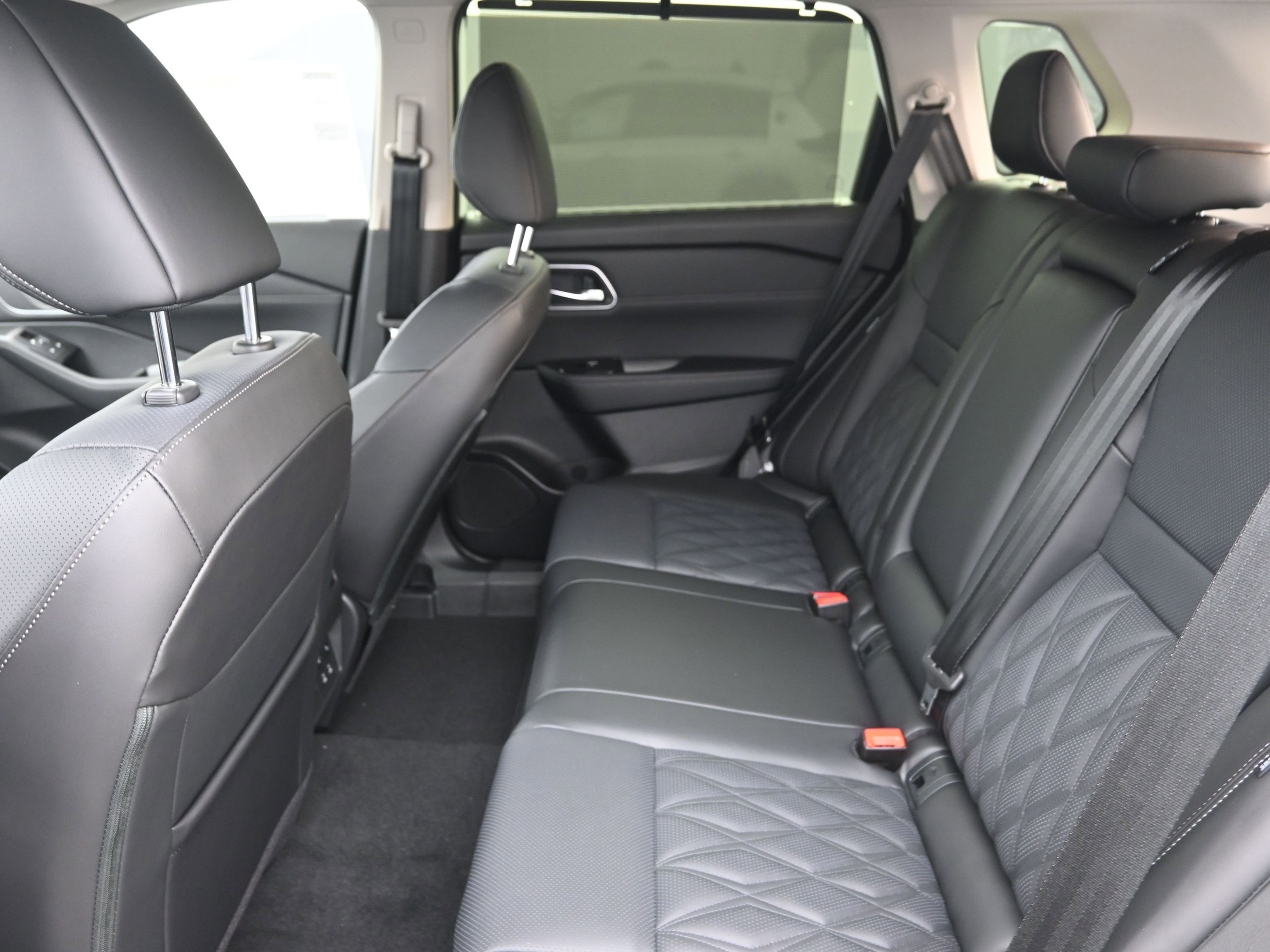 New 2025 Nissan Rogue Platinum w/ Platinum Premium Package image 15