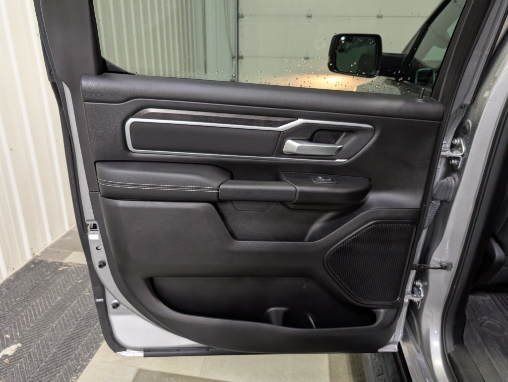 Used 2023 RAM 1500 Big Horn AWD/4WD image 9