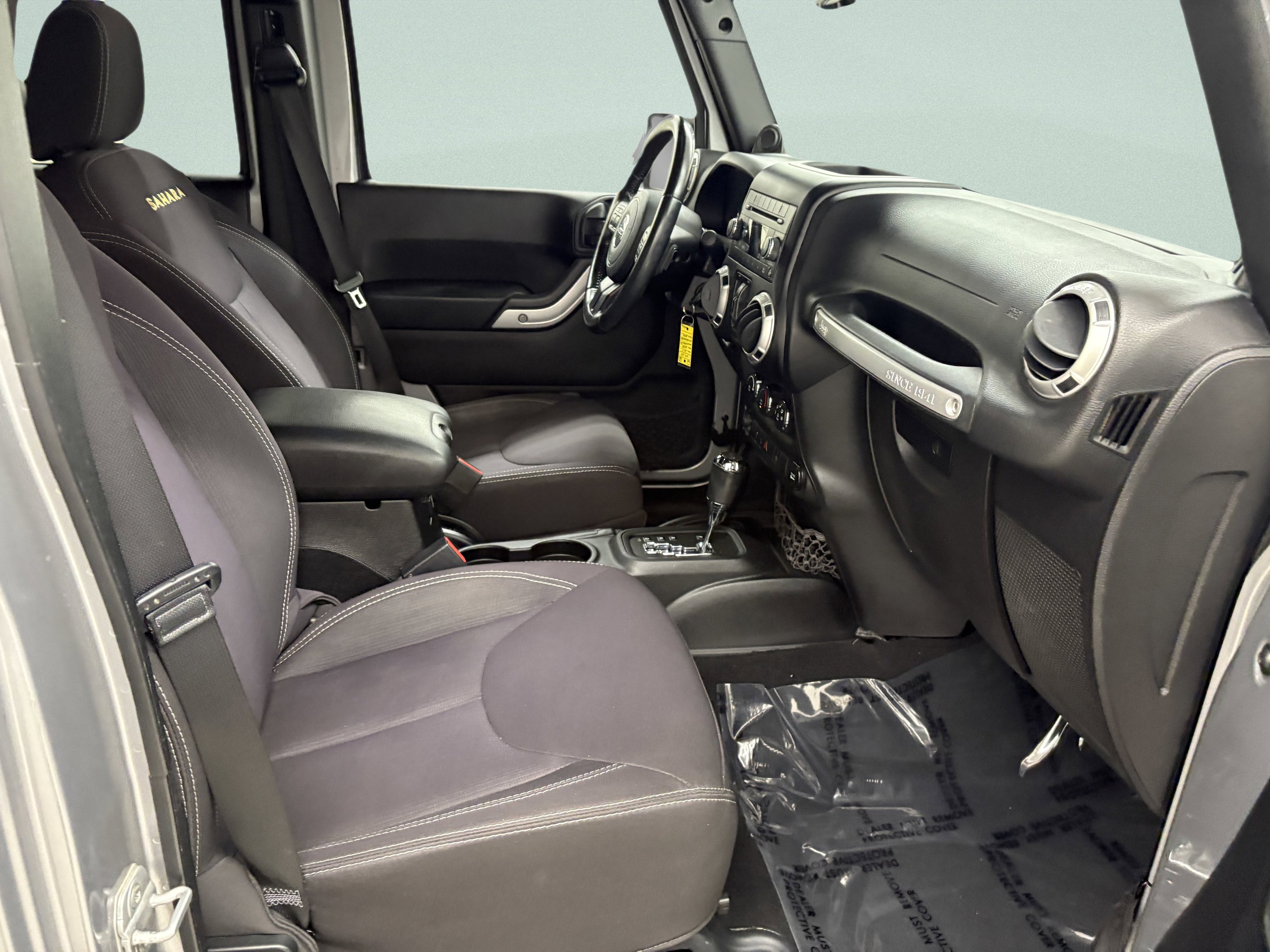 Used 2014 Jeep Wrangler Unlimited Sahara w/ Connectivity Group image 19