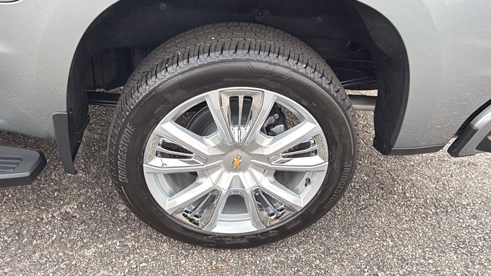 New 2026 Chevrolet Silverado 1500 High Country w/ High Country Premium Package AWD/4WD image 14