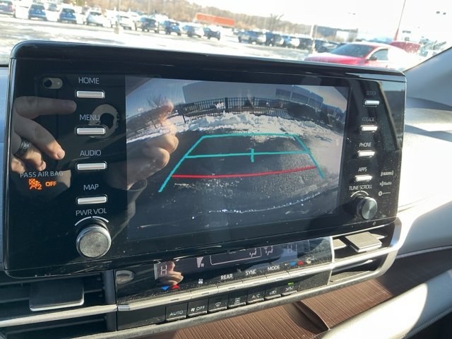 Used 2024 Toyota Sienna LE image 17