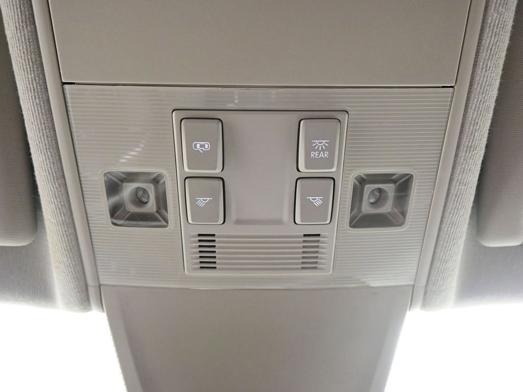 Used 2022 Volkswagen Tiguan SE image 23