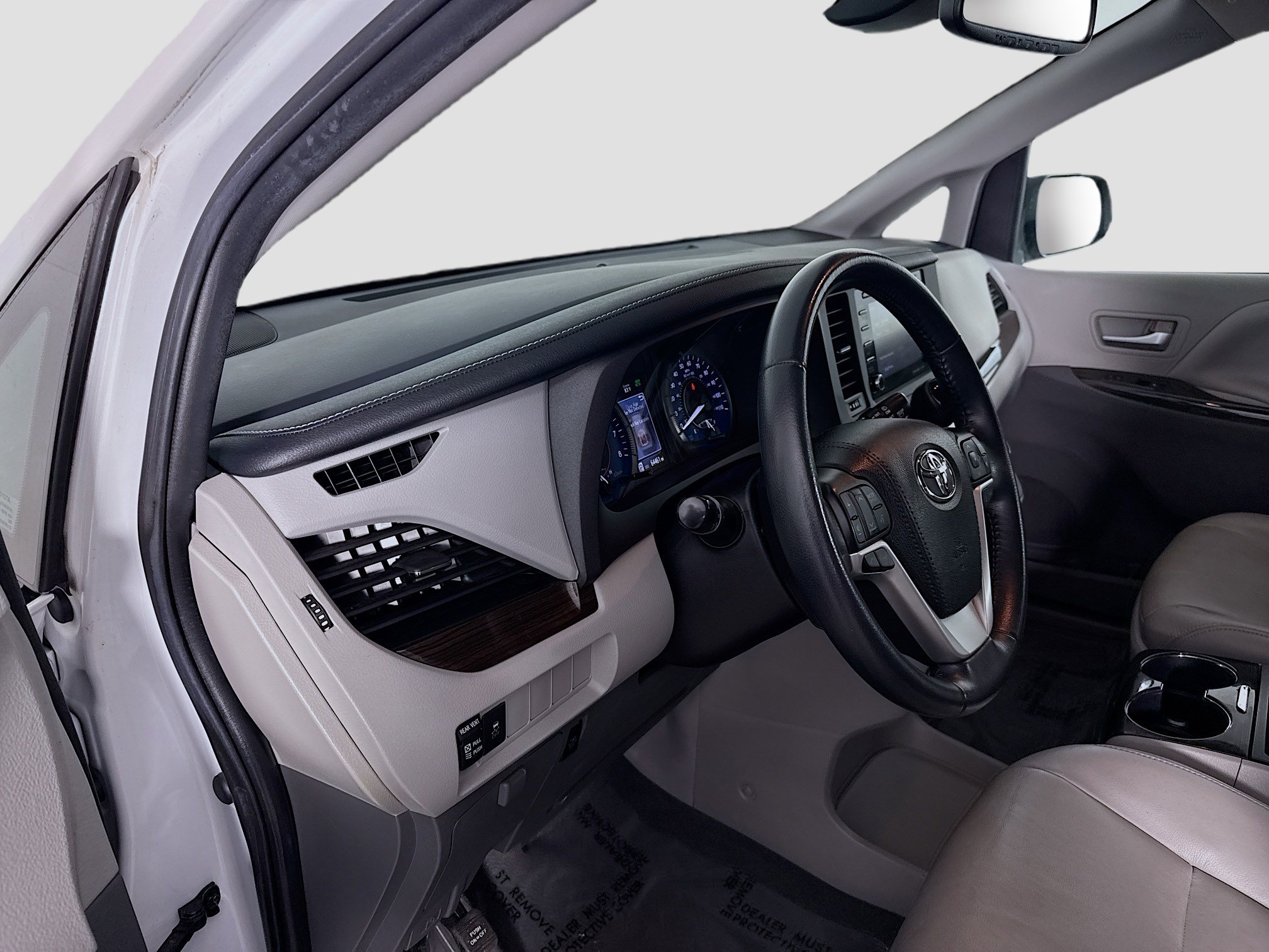 Used 2020 Toyota Sienna XLE FWD image 23