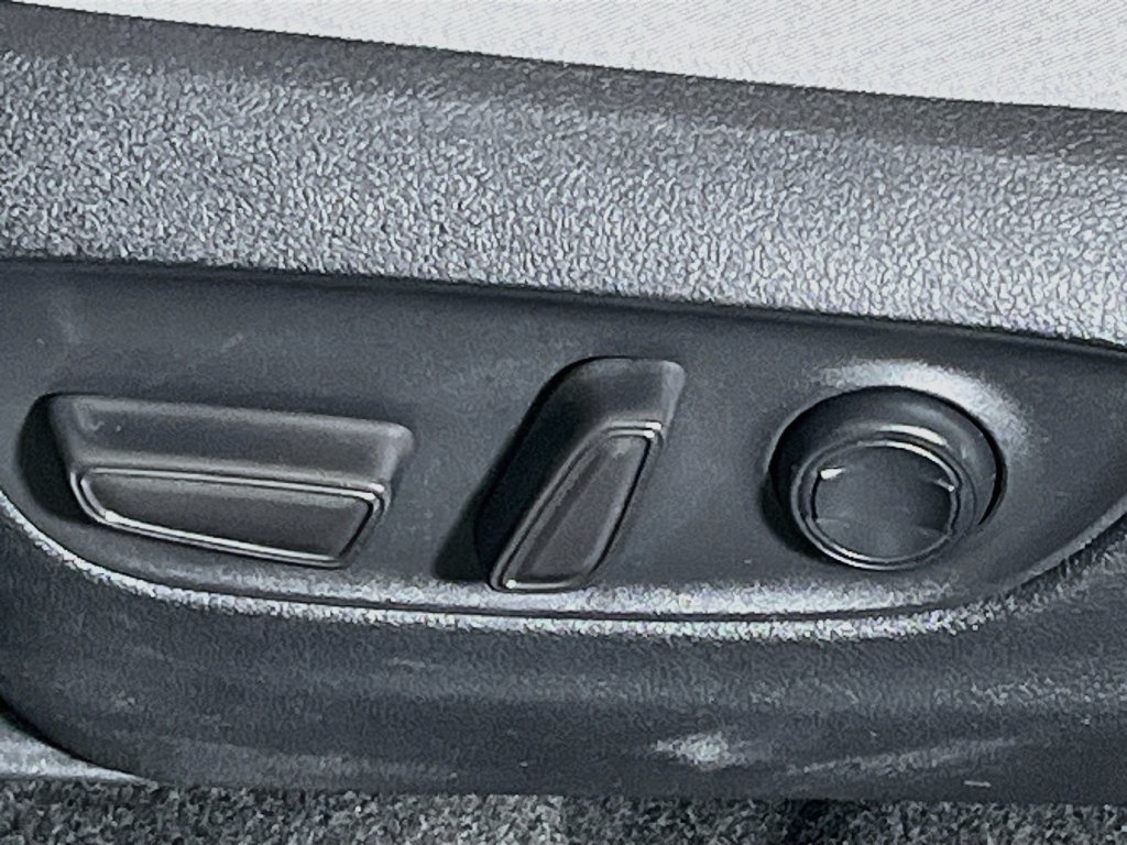 Used 2024 Toyota RAV4 XLE w/ Convenience Package FWD image 15