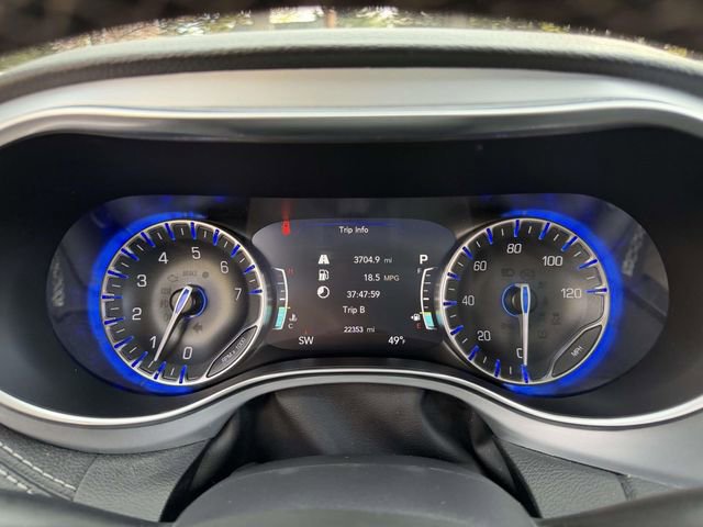 Used 2025 Chrysler Pacifica Limited FWD image 25