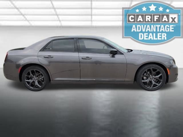Used 2023 Chrysler 300 Touring w/ Sport Appearance Package RWD image 29