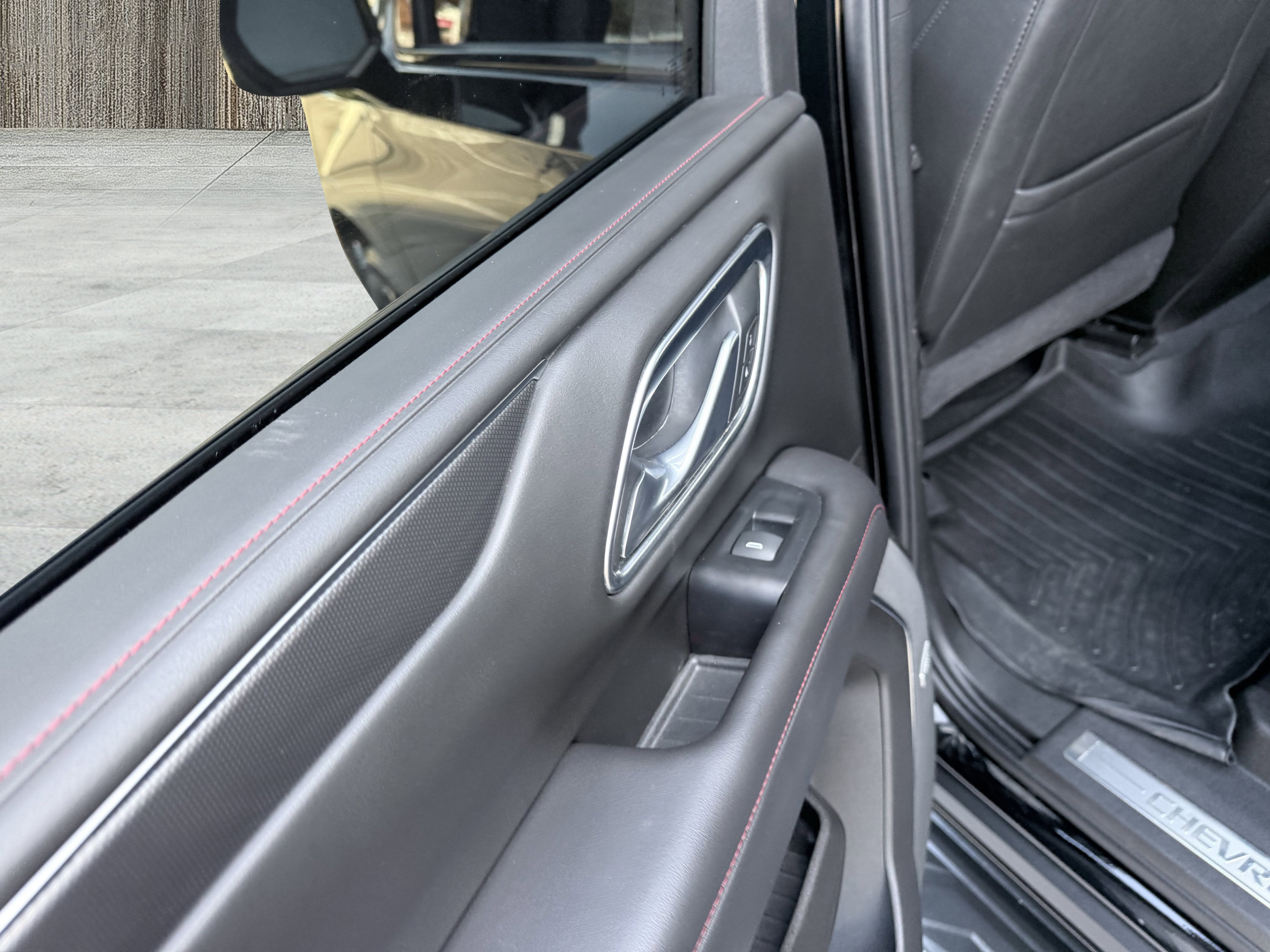 Used 2021 Chevrolet Suburban RST w/ Luxury Package AWD/4WD image 73