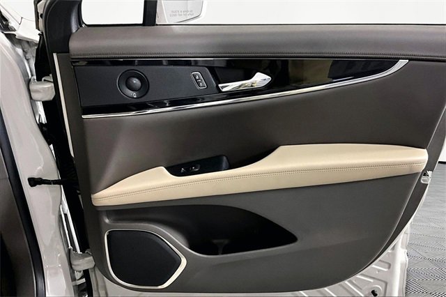 Used 2021 Lincoln Nautilus Reserve w/ Equipment Group 201A image 27