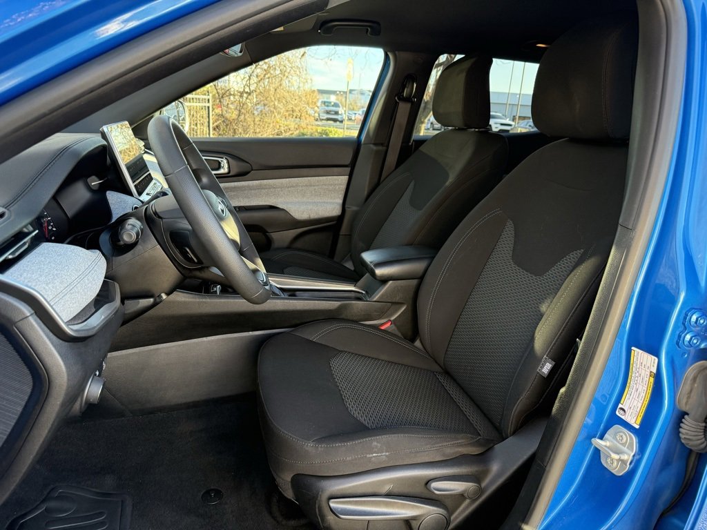 Used 2024 Jeep Compass Sport image 26