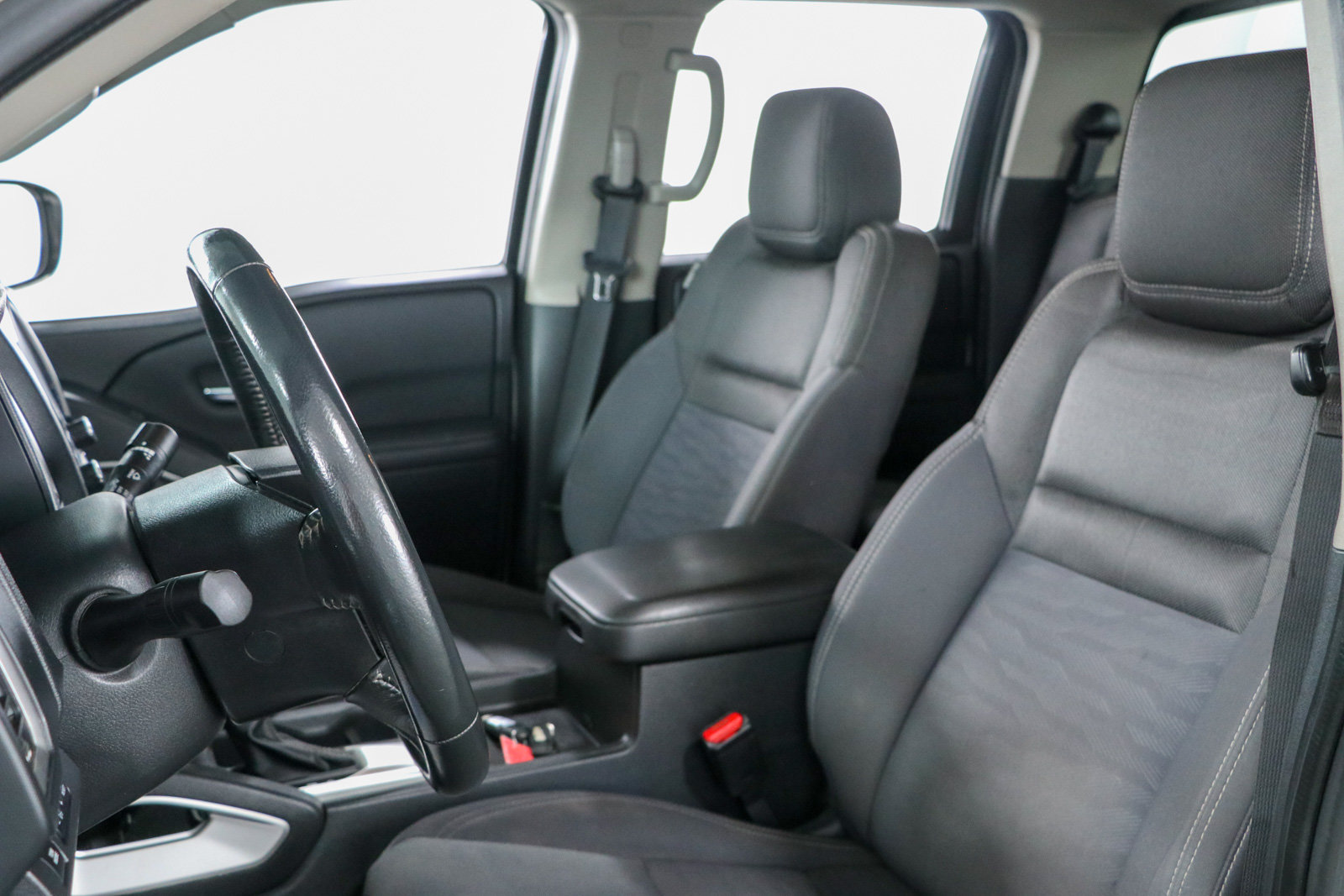 Used 2023 Nissan Frontier SV w/ SV Convenience Package AWD/4WD image 23