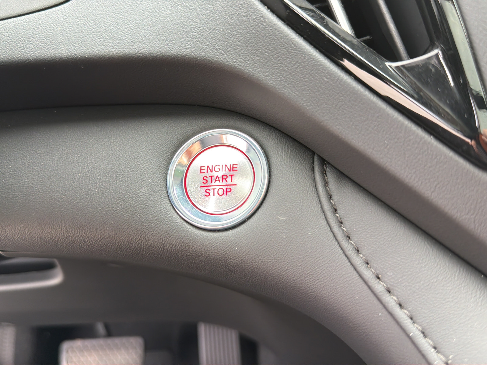 Used 2024 Acura RDX SH-AWD image 29
