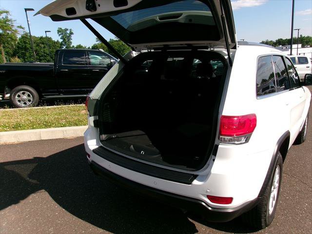 Certified 2019 Jeep Grand Cherokee Laredo w/ Security & Convenience Group AWD/4WD image 16