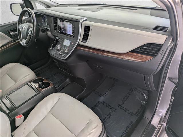 Used 2018 Toyota Sienna Limited Premium w/ Outdoor Package AWD/4WD image 21