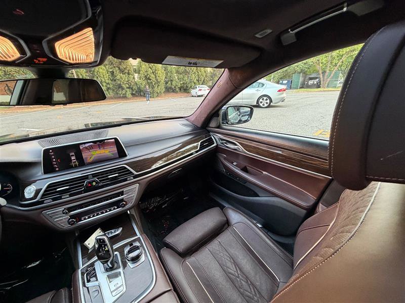 Used 2019 BMW 750i xDrive w/ Luxury Rear Seating Package AWD/4WD image 37