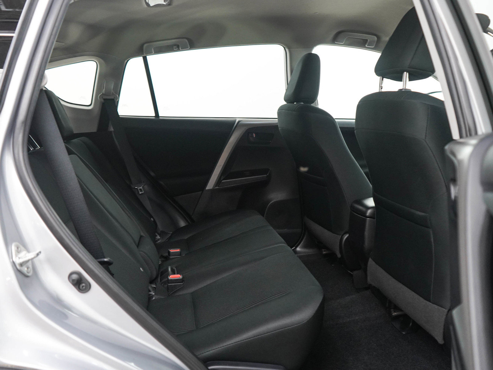 Used 2018 Toyota RAV4 LE w/ All Weather Liner Package AWD/4WD image 12