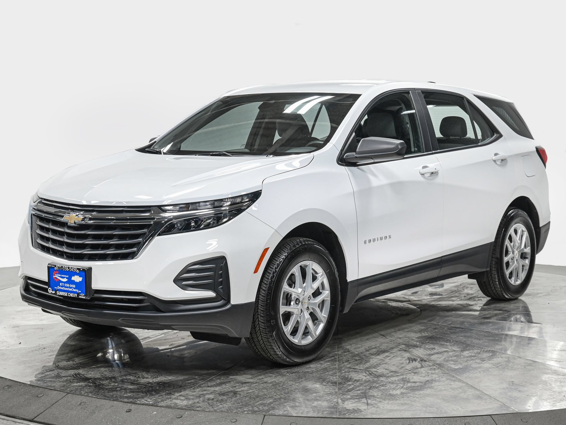 Used 2024 Chevrolet Equinox LS FWD image 1