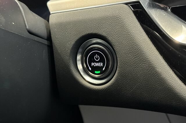 Certified 2024 Cadillac Lyriq Sport w/ LPO, Floor Liner Package AWD/4WD image 22
